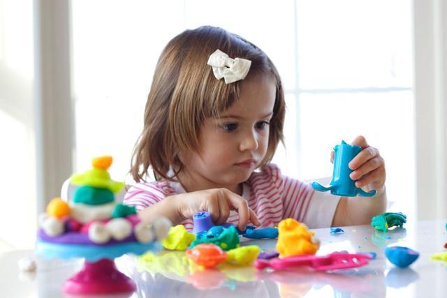 Have you ever heard of "second-hand plastic" toys? Look at the beautiful children like, but will harm the baby's health